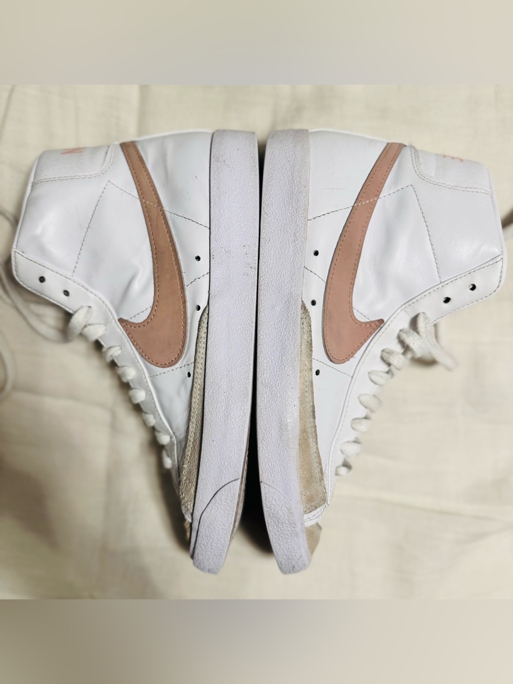 Nike Blazer Mid ’77 Vintage White Pink High Top Sneakers Women’s 9.5